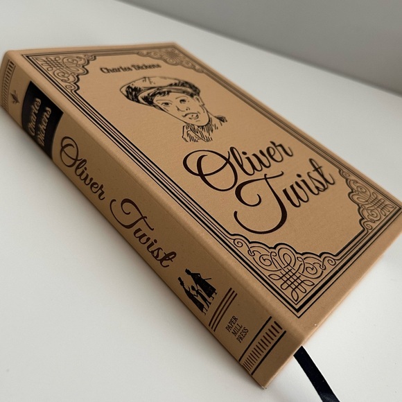 Oliver Twist Charles Dickens Book - Picture 1 of 5